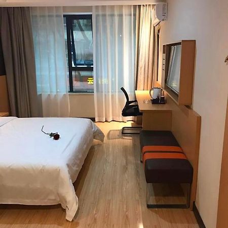 מלון 7 Days Premium Chongqing Jiangbei International Airport Branch מראה חיצוני תמונה