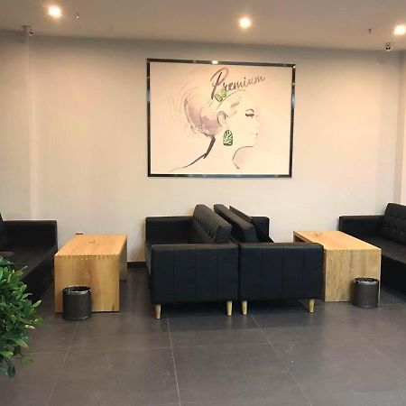 מלון 7 Days Premium Chongqing Jiangbei International Airport Branch מראה חיצוני תמונה