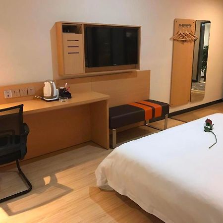 מלון 7 Days Premium Chongqing Jiangbei International Airport Branch מראה חיצוני תמונה