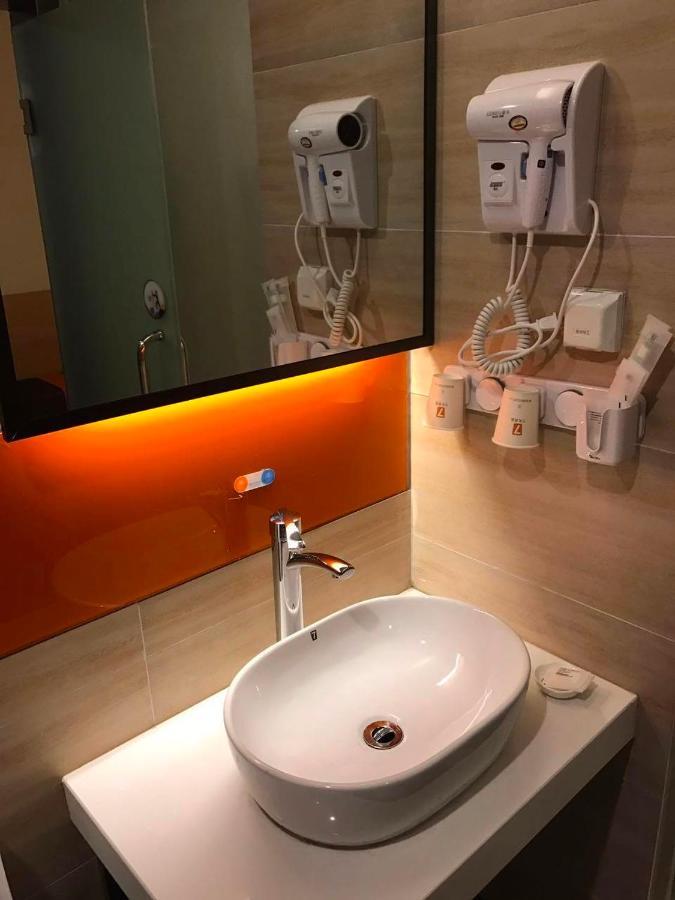 מלון 7 Days Premium Chongqing Jiangbei International Airport Branch מראה חיצוני תמונה