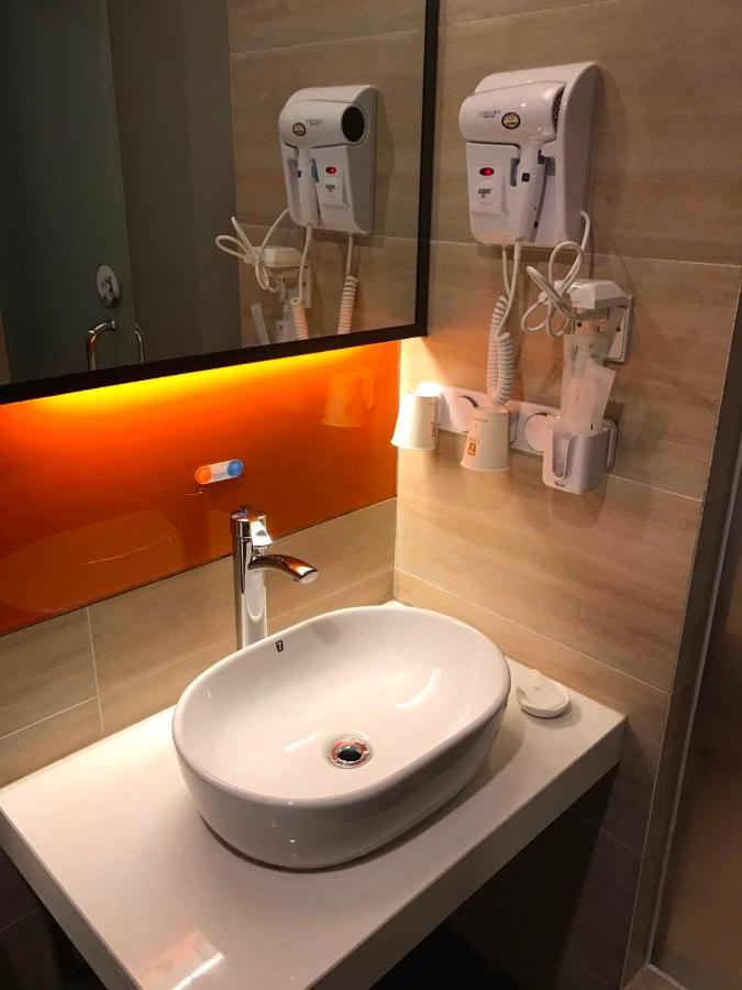 מלון 7 Days Premium Chongqing Jiangbei International Airport Branch מראה חיצוני תמונה